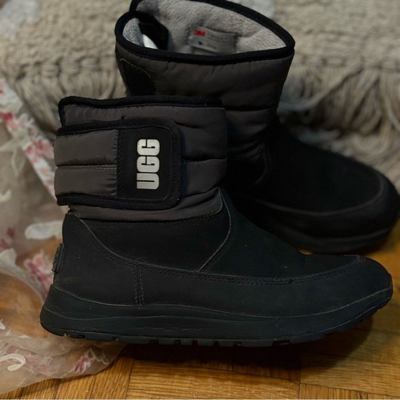 UGG Black Winter Boots - Picture 2 of 15